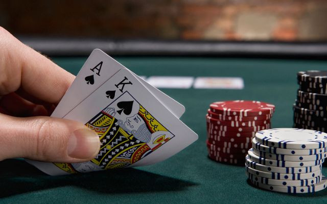 Cách chơi bài Poker vô cùng đơn giản cho người mới