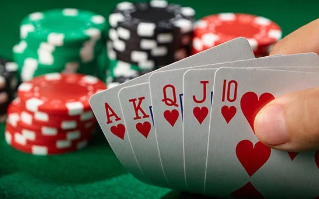 Tìm hiểu game bài Poker là gì?
